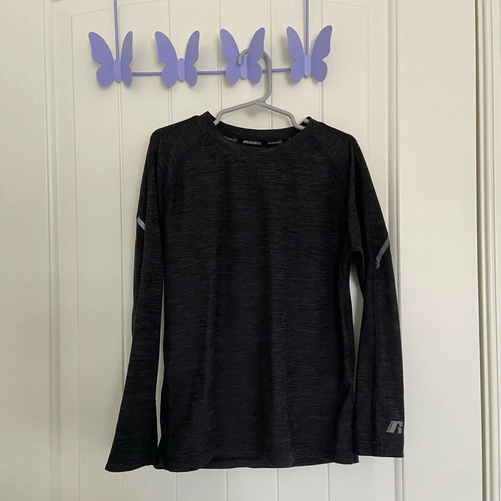 Russell boy’s dark gray long sleeve active shirt‎ — small